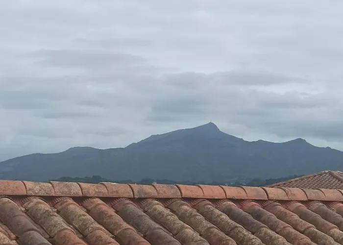 Chambre Privee Avec Vue Sur La Rhune